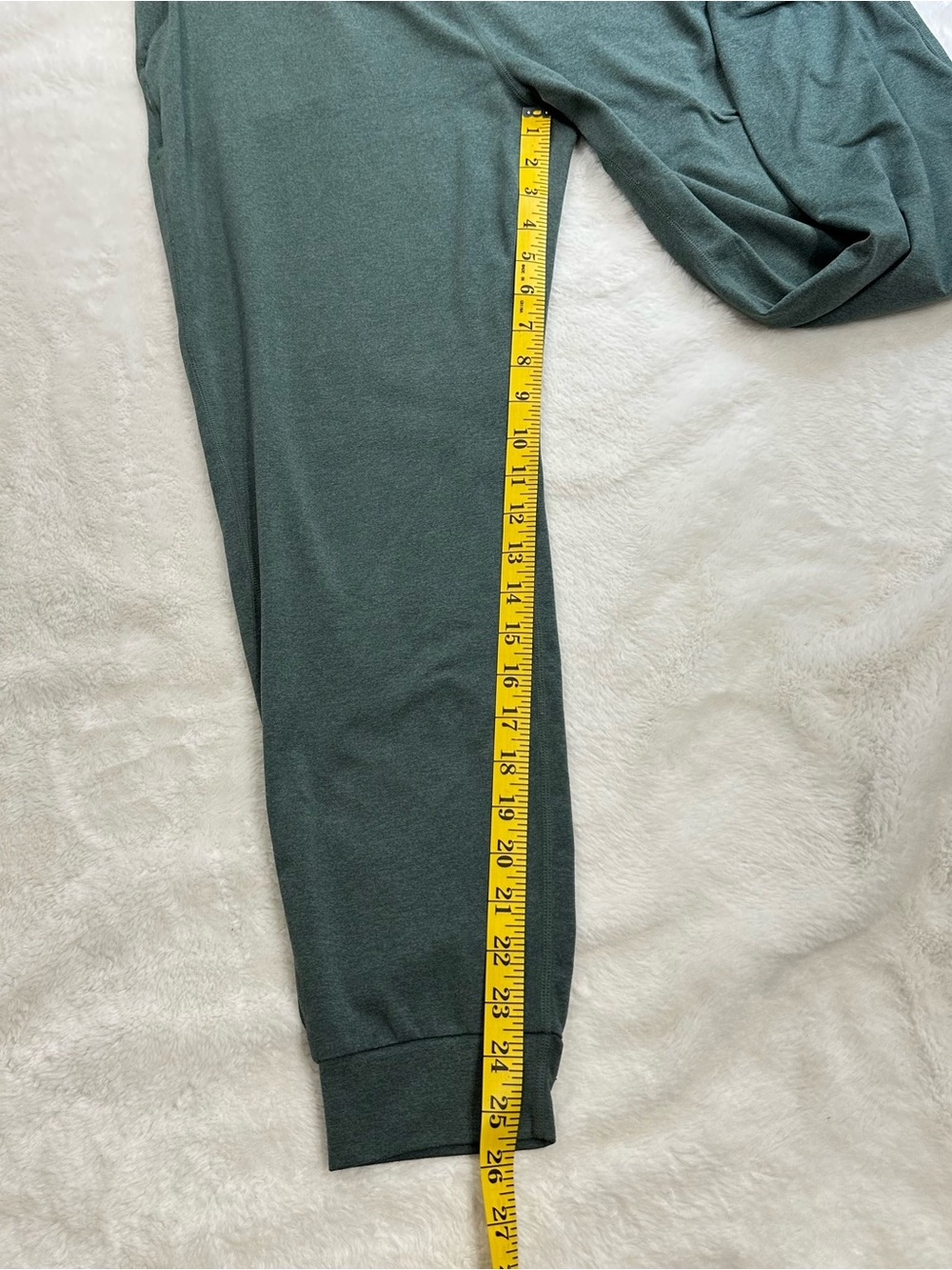 Vuori Women's Performance Joggers Heather Green Size Large - Picture 7 of 8